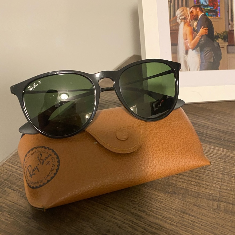 Polarized Ray Bands  - Erika